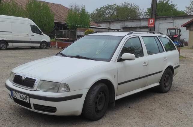 Skoda Octavia cena 8000 przebieg: 317000, rok produkcji 2005 z Rzeszów małe 29